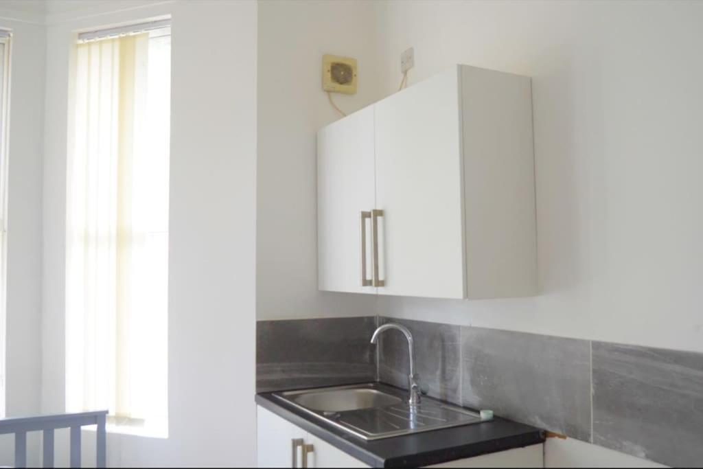 Discover Your Cozy Haven A Perfect Studio Getaway Leamington Spa Exterior photo